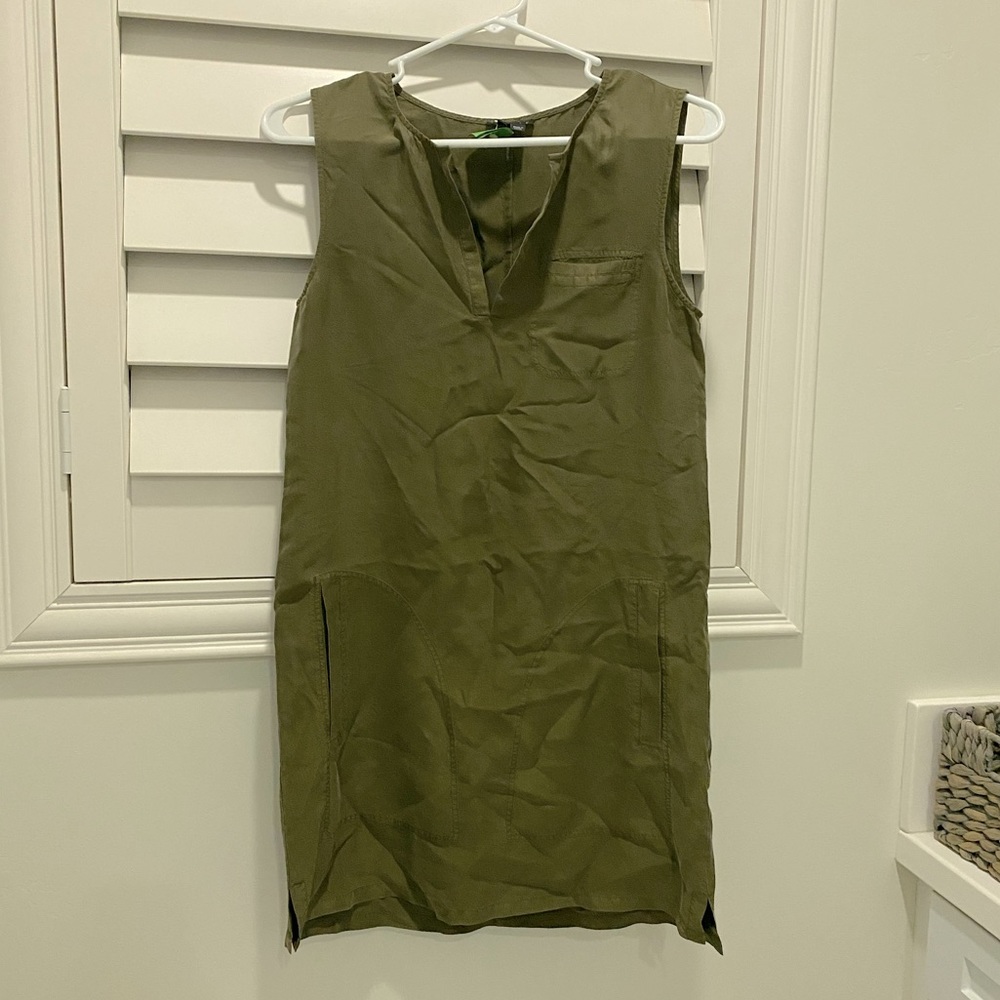 Army green Theory shift dress